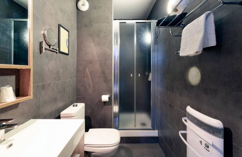 Contades Hôtel | Make Your Trip More Enjoyable! Near Place du Marché Gayot! Pets are Allowed!