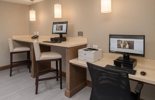 Hillsboro Maison | Make yourself at home at our Extended Stay rooms near Top Golf and Intel