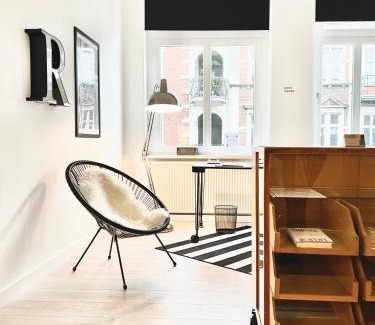 Detmold Appartement | MAKERS and ROOMS APARTMENT 01 Pauline 110qm Parkplatz 1-4 Personen
