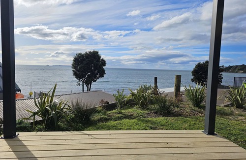 Maketu Cabine | Maketu Beachside Haven Spinnaker Cabin, Sea Views & Pet-Friendly