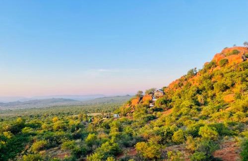 Makhuduthamaga Maison | Makgobelo Lodge-The Glass House- Solar powered