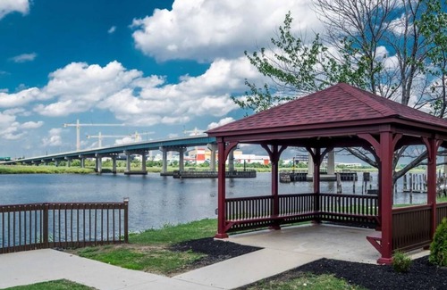 Secaucus Maison | Making The Best Memories Along The Way! Free Parking, Budget-friendly Property