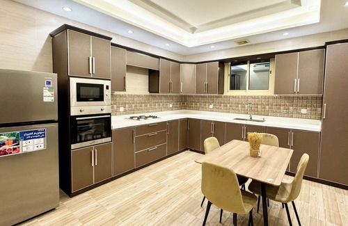 Mecca Appartement | Makkah Modern Luxurious Apartment Near Haram With Living and Full Kitchen