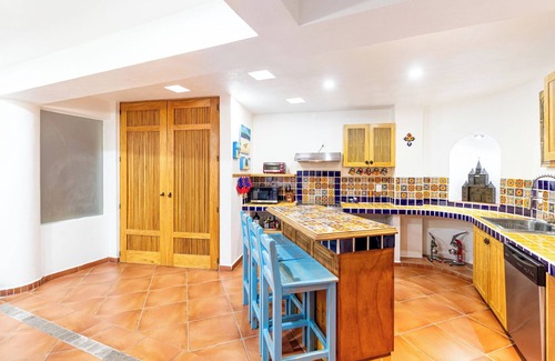 Lazaro Cardenas Copropriété | Malecon Dream home. 3 bedroom 3 full bath sleeps 6-8 close to everything