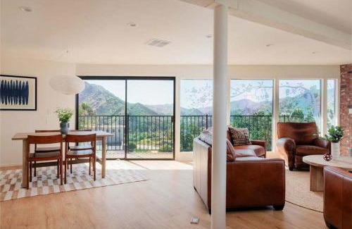 Agoura Hills Maison | Malibu Home with Pool Mtns & Lake