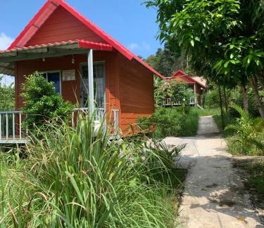 Koh Rong Auberge | Maloop Cafe Hostel