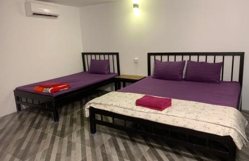 Koh Rong Auberge | Maloop Cafe Hostel