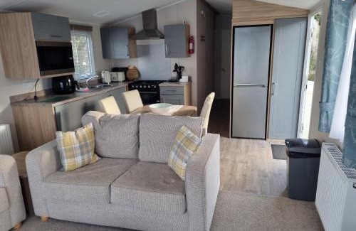 Shanklin Maison | "Malton" LG27 Pet Friendly