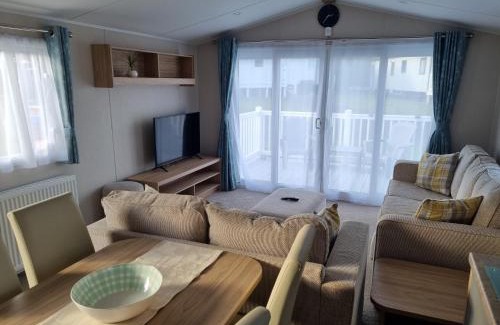 Shanklin Maison | "Malton" LG27 Pet Friendly