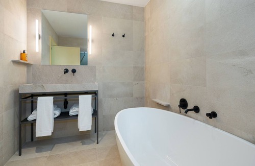 Esporles Maison | Malvasía- Life in middle of a vineyard, with a 600 Mb WIFI. Made for Nomads.