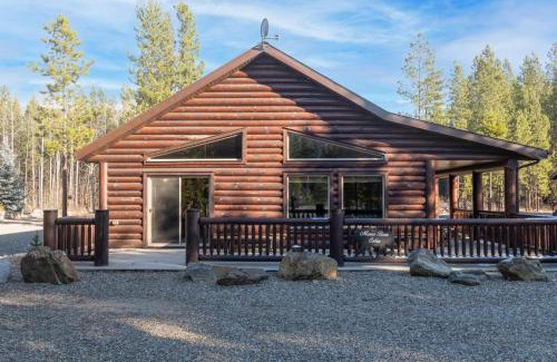 Valemount Maison | Mama Bear