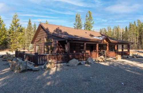 Valemount Maison | Mama Bear