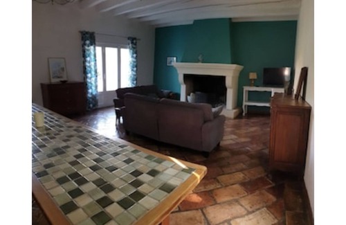 Arles Appartement | MANADE BLANC, Gîte pour 9 PERSONNES