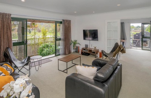 Tairua Maison | Manaia Magic - Tairua Holiday Home