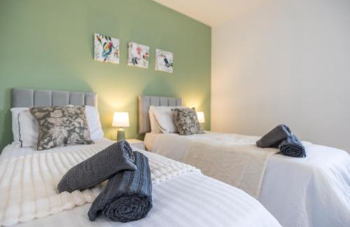 Failsworth Appartement | Manchester Retreat, Free Parking & Sleeps 5