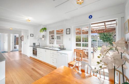 Cremorne Maison | Mandalay Beach House on Pipe Clay Lagoon