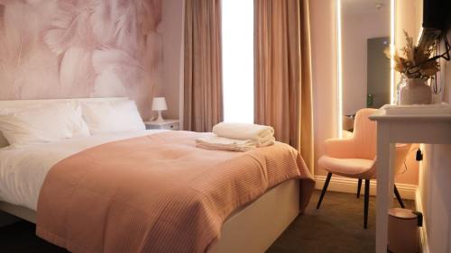Enfield Lock Maison | Mandeville Guest House
