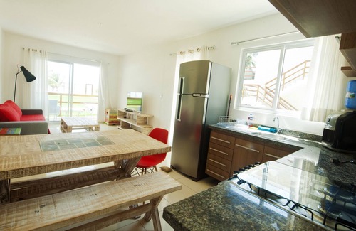 Pilar Appartement | Manga Verde Beach 01: Vue sur le jardin et la plage H
