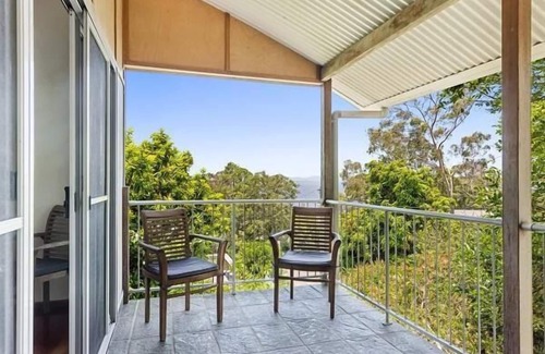 Noosa North Shore Maison | Mango House has everything you need for a beautiful Boreen Point family holiday.