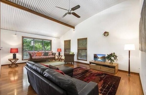 Noosa North Shore Maison | Mango House has everything you need for a beautiful Boreen Point family holiday.