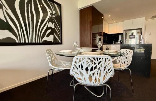 City East Appartement | Manhattan Luxe Views L14 Pool Spa Gym 1BR 1 Bath 1 Secure Parking Central City