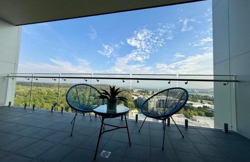 City East Appartement | Manhattan Luxe Views L14 Pool Spa Gym 1BR 1 Bath 1 Secure Parking Central City