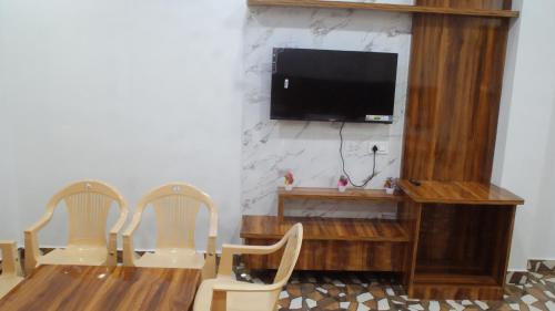 Dalhousie Maison | Manimahesh Home Stay