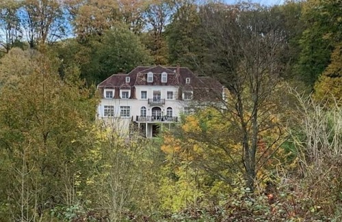 Male Maison | Manoir 1930 Avec Étang et Bois