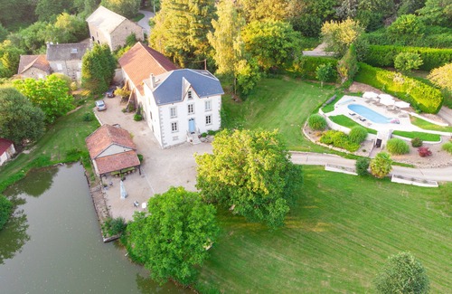 Saint-Moreil Villa | Manoir 4 * avec piscine privée (poisson) étang sur 4 hectares de parc et jardin