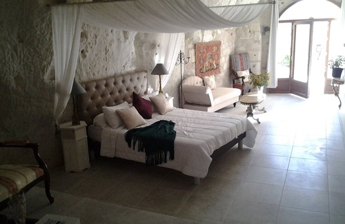 Bourre Maison | Manoir des Roches Chambre Troglo, 75 M², Chateaux de la Loire and Beauval Zoo