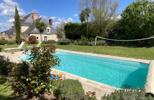 Noyant-la-Plaine Maison | Manoir des Rosiers
