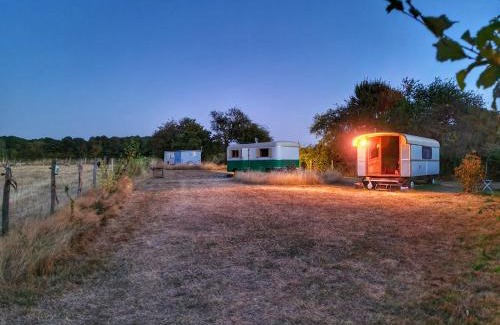 Margon Maison | Manoir du Bois Joly - Roulotte Vintage