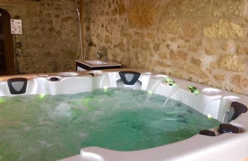 Les Essards Maison | Manoir - Gîte avec Spa pour 10 p.