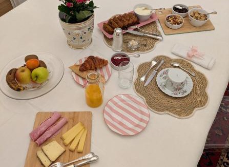 Sens Lit Et Petit-Déjeuner | Manoir Saint Joseph Colombier