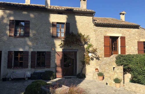 Faucon Maison | Manon, Mas provençal, piscine et face Ventoux.