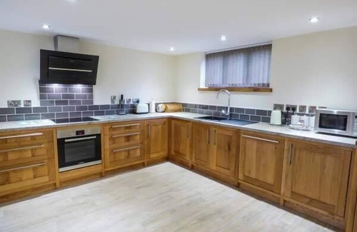 Fulford Cottage | MANOR GRANGE, animaux acceptés, avec bain à remous à Fulford, Ref 933020