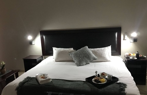 Kroondal Maison | Manor Hills Guest Lodge