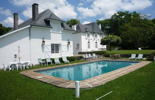 Jurancon Appartement | Manoir situé dans un manoir du 18ème siècle + piscine, PAU