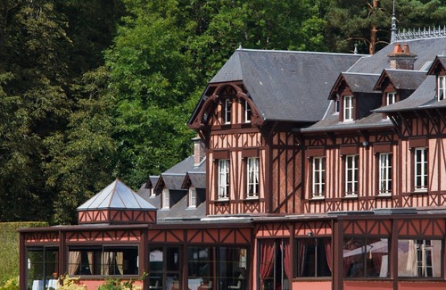 Silly-en-Gouffern Maison | Manoir au cœur d'un vaste domaine forestier