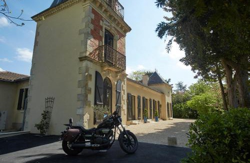 Mezin Maison | Manor House La Tour d'Armène