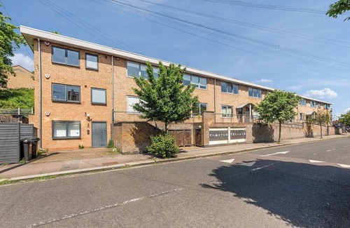 Harringay Appartement | Manor House Studio by MoreThanStays | Courtyard