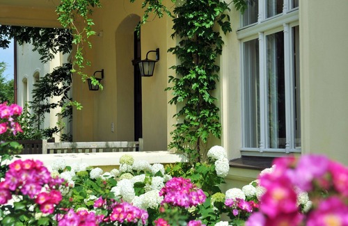Meyenburg Maison | Manor house with historical flair for families and groups