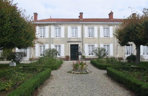 Bernay-Saint-Martin Maison | Manoir de la Rouarderie . Authentique Maison de Famille avec piscine privée