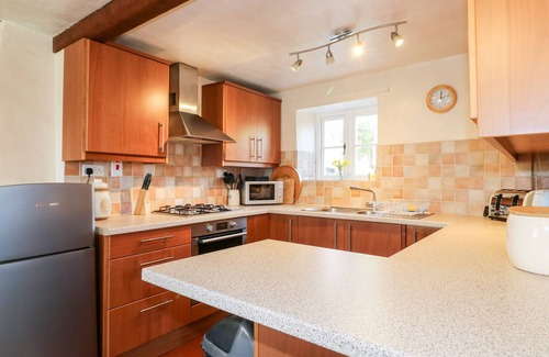 North Luffenham Cottage | Vue du manoir, EDITH WESTON