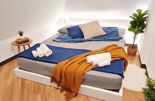 Quarto dei Mille Appartement | Mansarda Azzurra, 8 min dal mare, 3 min dall'Ospedale Pediatrico