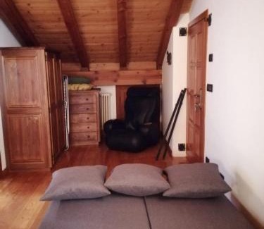 Chatillon Lit Et Petit-Déjeuner | Mansarda Chanoux CIR n 0027