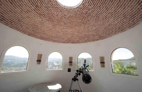 Melegis Maison | Mansión , Casa con jardín- Melegis, El Valle