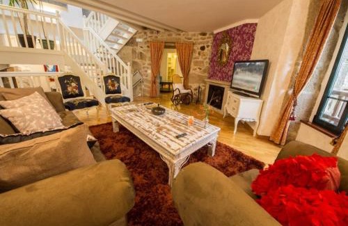 Cerdedo Maison | Mansion in Cerdedo with Private Pool and Garden