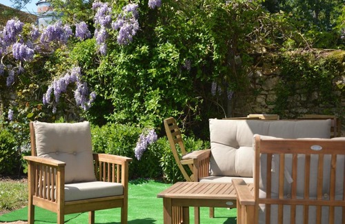 Champvert Maison | Mansion in Champvert with Pond View Terrace