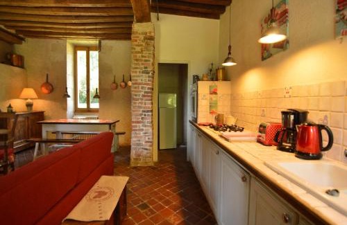 Champvert Maison | Mansion in Champvert with Pond View Terrace